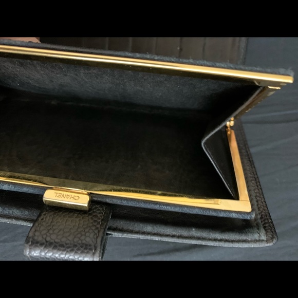 Authentic chanel wallet - Picture 6 of 15